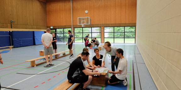 Praxisphase Workshop in der Turnhalle